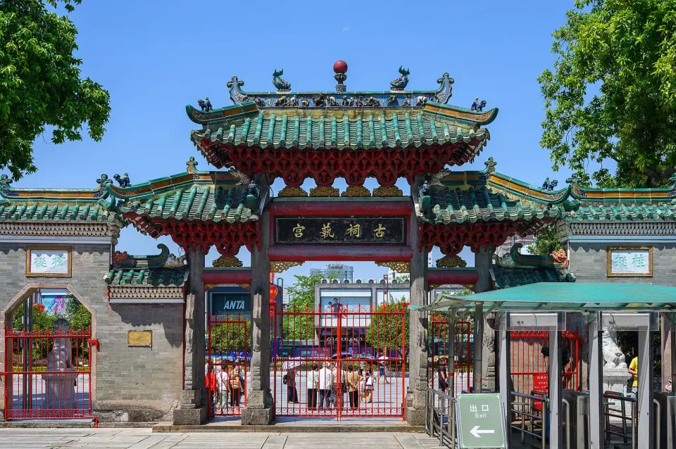 Ornate gates and traditional tiled roofs at Foshan’s Ancestral Temple